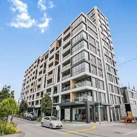 Sleek Modern Studio With Balcony Auckland Exterior photo