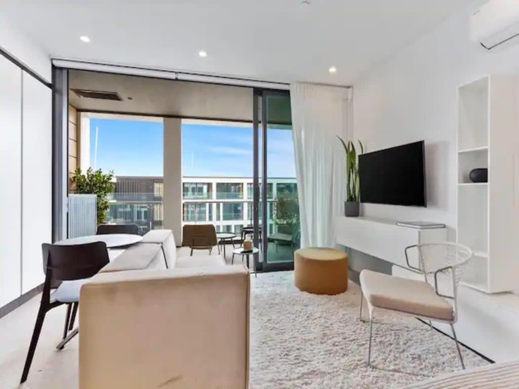 Sleek Modern Studio With Balcony Auckland Exterior photo